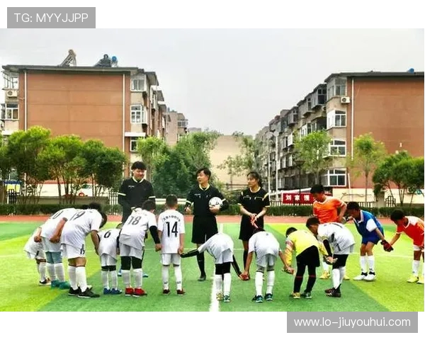 绿茵荣耀燃梦青春展现足球王者风采共谱激情时代华章